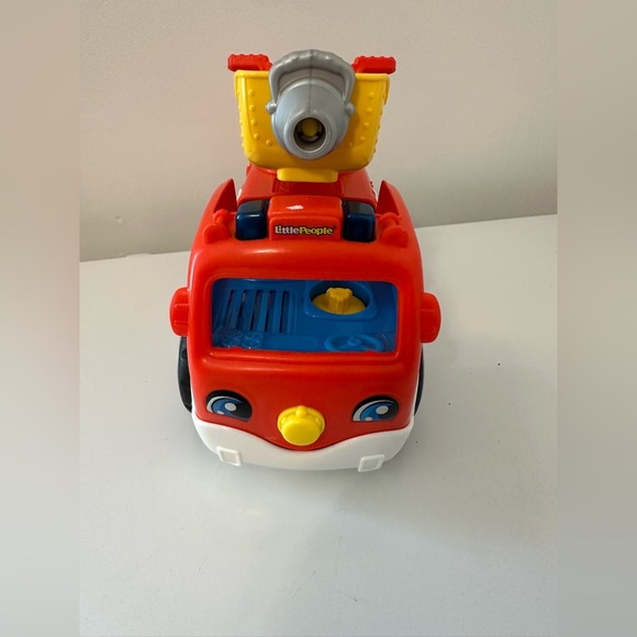 Fisher Price Little People Lift 'n Lower Fire Truck Engine Sounds Lights Tested - Picture 1 of 7
